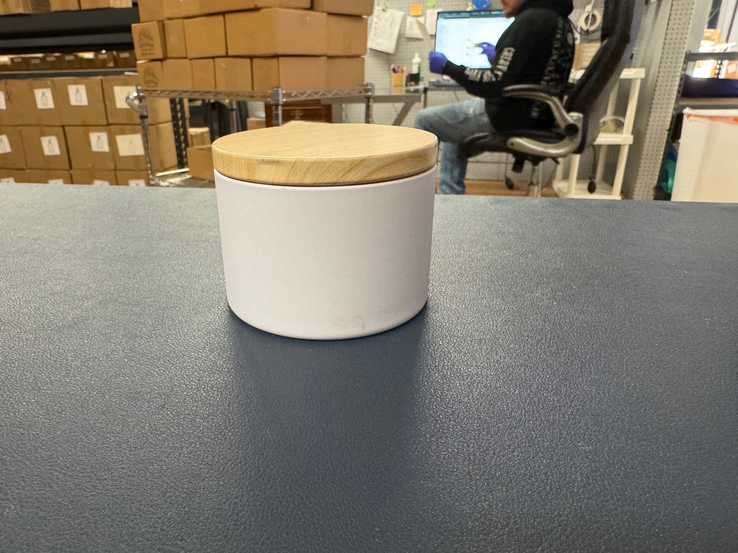 8oz White Candle Tin with Woodgrain Lid