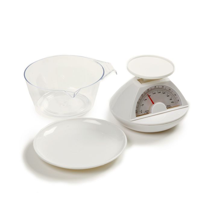 plastic kitchen scale with bowl and tray